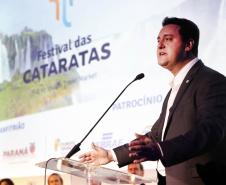 Governador apresenta potenciais turísticos do Paraná na abertura do Festival das Cataratas