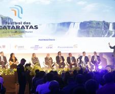 Governador apresenta potenciais turísticos do Paraná na abertura do Festival das Cataratas