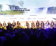 Governador apresenta potenciais turísticos do Paraná na abertura do Festival das Cataratas