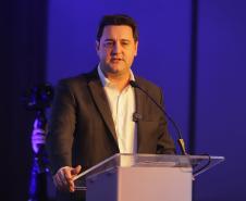 Governador destaca força das cooperativas e anuncia programas de R$ 750 milhões para o setor