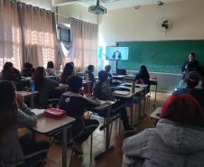Governo amplia apoio psicológico a alunos, professores e colaboradores da rede estadual