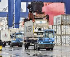 Paraná bate recorde de exportações em um primeiro semestre: US$ 12,1 bilhões