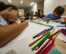 Agenda cultural tem dezenas de cursos, noite no MON e Tiomkin na Lapa