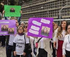 Caminhada reúne milhares de pessoas no Dia Estadual de Combate ao Feminicídio