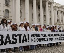 Caminhada reúne milhares de pessoas no Dia Estadual de Combate ao Feminicídio