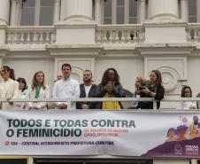 Caminhada reúne milhares de pessoas no Dia Estadual de Combate ao Feminicídio