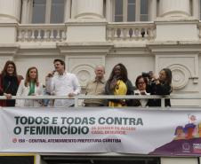 Caminhada reúne milhares de pessoas no Dia Estadual de Combate ao Feminicídio