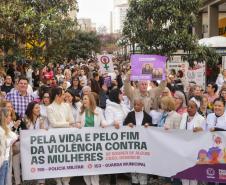 Caminhada reúne milhares de pessoas no Dia Estadual de Combate ao Feminicídio