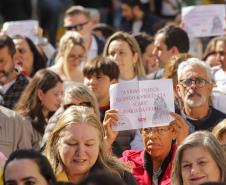 Caminhada reúne milhares de pessoas no Dia Estadual de Combate ao Feminicídio