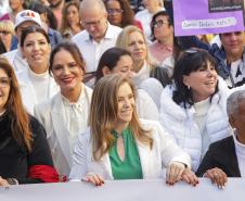 Caminhada reúne milhares de pessoas no Dia Estadual de Combate ao Feminicídio