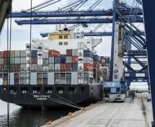 Paraná bate recorde de exportações em um primeiro semestre: US$ 12,1 bilhões