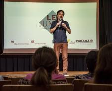 Agenda cultural tem dezenas de cursos, noite no MON e Tiomkin na Lapa