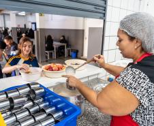 Merenda escolar: rede estadual serve três refeições por dia e produtos da agricultura familiar