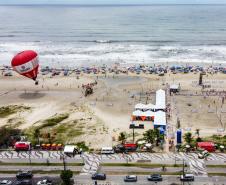 Voos de balão do Verão Maior Paraná atraíram mais de mil participantes no Litoral