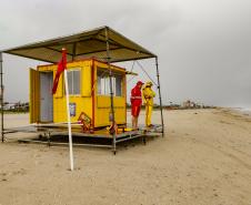 Com temporais, Corpo de Bombeiros do Paraná alerta para riscos de banho de mar