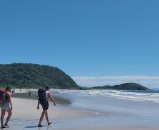 Mais de 4,9 mil turistas curtiram a Ilha do Mel no primeiro fim de semana do ano