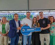 Com subsídio do Estado, 20 famílias de Marilena recebem as chaves da casa própria
