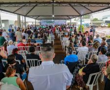 Com subsídio do Estado, 20 famílias de Marilena recebem as chaves da casa própria