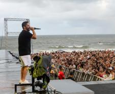 Segunda semana de shows nas praias termina com muito sertanejo para 110 mil pessoas