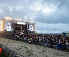 Segunda semana de shows nas praias termina com muito sertanejo para 110 mil pessoas