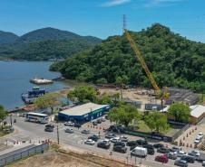 Obra da Ponte de Guaratuba-Matinhos recebe nova balsa de apoio marítimo