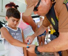 Mil pulseirinhas de identificação foram distribuídas por dia no Litoral desde o início do verão