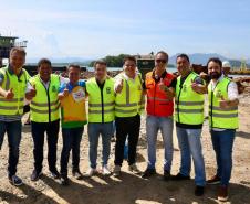 Obra da Ponte de Guaratuba-Matinhos recebe nova balsa de apoio marítimo