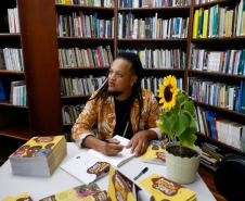 BIBLIOTECA PÚBLICA DO PARANÁ (BPP) - Lançamento de livro – No dia 29, quinta-feira, o Hall Térreo da BPP recebe o lançamento do livro “Joaquim, Negra Sim!”, escrito por Jester Furtado, às 17h.