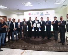 Paraná firma acordo com a LG para receber nova fábrica no Brasil