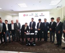 Paraná firma acordo com a LG para receber nova fábrica no Brasil