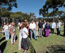 MON para criançada: governador inaugura mostra interativa com obras de arte no Parcão