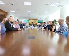 O governador Carlos Massa Ratinho Junior e o diretor presidente da Paranaprevidência, Felipe Vidigal, assinaram o termo de concessão da Certificação Institucional do nível III do programa federal nesta terça-feira (12).