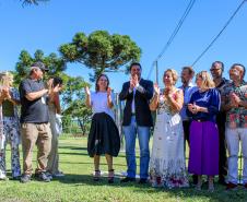 MON para criançada: governador inaugura mostra interativa com obras de arte no Parcão