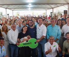 O governador Carlos Massa Ratinho Junior participou nesta quarta-feira (24) da inauguração do Residencial Laguna di Valência em Londrina, no Norte.