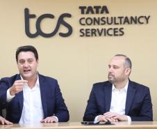 O grupo Tata Consultancy Services (TCS) anunciou nesta segunda-feira (15) a expansão da operação em Londrina, no Norte do Paraná, com ampliação de seu Delivery Center. O anúncio foi feito em Mumbai, onde o governador Carlos Massa Ratinho Junior foi recebido pelo CEO da TCS, Krithi Krithivasan, e executivos da companhia em missão oficial do Governo do Paraná à Índia