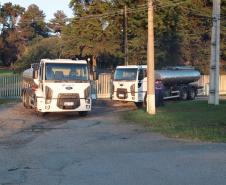 Sanepar envia caminhões-pipa para ajudar Rio Grande do Sul com abastecimento, na manhã desta terça-feira (7) cinco caminhões-pipa, cada um com capacidade para até 12 mil litros de água seguiram destino ao Sul.
