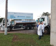 Sanepar envia caminhões-pipa para ajudar Rio Grande do Sul com abastecimento, na manhã desta terça-feira (7) cinco caminhões-pipa, cada um com capacidade para até 12 mil litros de água seguiram destino ao Sul.