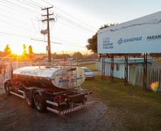Sanepar envia caminhões-pipa para ajudar Rio Grande do Sul com abastecimento, na manhã desta terça-feira (7) cinco caminhões-pipa, cada um com capacidade para até 12 mil litros de água seguiram destino ao Sul.