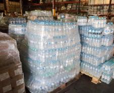 Governador em exercício Darci Piana acompanha a saída dos caminhões que levam as doações para o Rio Grande do Sul.