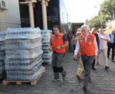 Governador em exercício Darci Piana acompanha a saída dos caminhões que levam as doações para o Rio Grande do Sul.