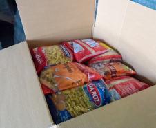 Governador em exercício Darci Piana acompanha a saída dos caminhões que levam as doações para o Rio Grande do Sul.