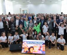 O governador em exercício Darci Piana assina nesta terca-feira (14), repasse de R$ 20.588.583,90 do Fundo Estadual para Infância e Adolescência - FIA/PR para 259 Organizações da Sociedade Civil.