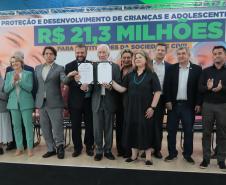 O governador em exercício Darci Piana assina nesta terca-feira (14), repasse de R$ 20.588.583,90 do Fundo Estadual para Infância e Adolescência - FIA/PR para 259 Organizações da Sociedade Civil.