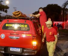 Atendendo a determinação do governador Carlos Massa Ratinho Junior, o Estado enviou nesta quarta-feira (1º) uma equipe do Corpo de Bombeiros Militar do Paraná (CBMPR) para auxiliar o Rio Grande do Sul em meio à calamidade causada pelas chuvas