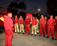 Atendendo a determinação do governador Carlos Massa Ratinho Junior, o Estado enviou nesta quarta-feira (1º) uma equipe do Corpo de Bombeiros Militar do Paraná (CBMPR) para auxiliar o Rio Grande do Sul em meio à calamidade causada pelas chuvas