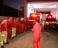 Atendendo a determinação do governador Carlos Massa Ratinho Junior, o Estado enviou nesta quarta-feira (1º) uma equipe do Corpo de Bombeiros Militar do Paraná (CBMPR) para auxiliar o Rio Grande do Sul em meio à calamidade causada pelas chuvas