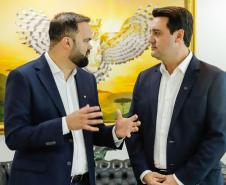 Governador anuncia pacote para educação com seis novas escolas, ampliações e placas solares