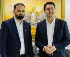 Governador anuncia pacote para educação com seis novas escolas, ampliações e placas solares