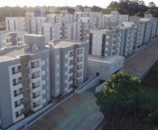 O governador em exercício Darci Piana participou nesta sexta-feira (10) da inauguração do Residencial Maragogi, em Maringá. O empreendimento da P3 Engenharia conta com 200 apartamentos, dos quais 138 contaram com aportes do Governo do Estado para subsídio do valor de entrada às famílias compradoras por meio do programa Casa Fácil Paraná