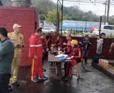 Paraná enviará alimentos, colchões e 144 mil copos de água da Sanepar ao Rio Grande do Sul